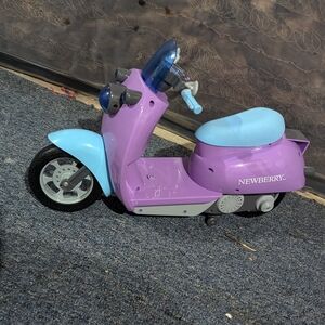 Newberry Motorbike Scooter For Barbies In Great Condition